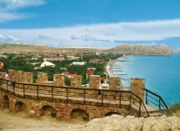 Вид с генуэзской крепости на Судак, Черное море